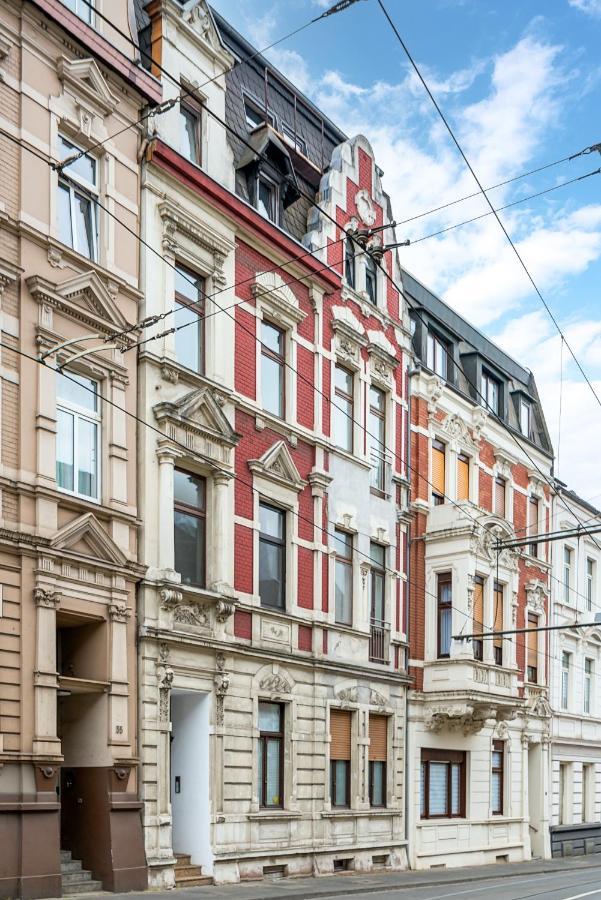 Einfach Aber Sehr Komfortabel - Wohnung Fuer 6 Personen - 2Xwc - Grupen, Messe, Monteure, Studenten - Voll Ausgestattet - 6 Betten 140X200Cm Hochwertig, 3 Smart-Tv 55 Zoll Netflix, 1000 Mbit Wlan, Voll Ausgestattete Kueche Duisburg Kültér fotó